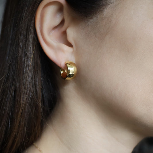 Gold Chunky Medium Huggie Hoops • B440