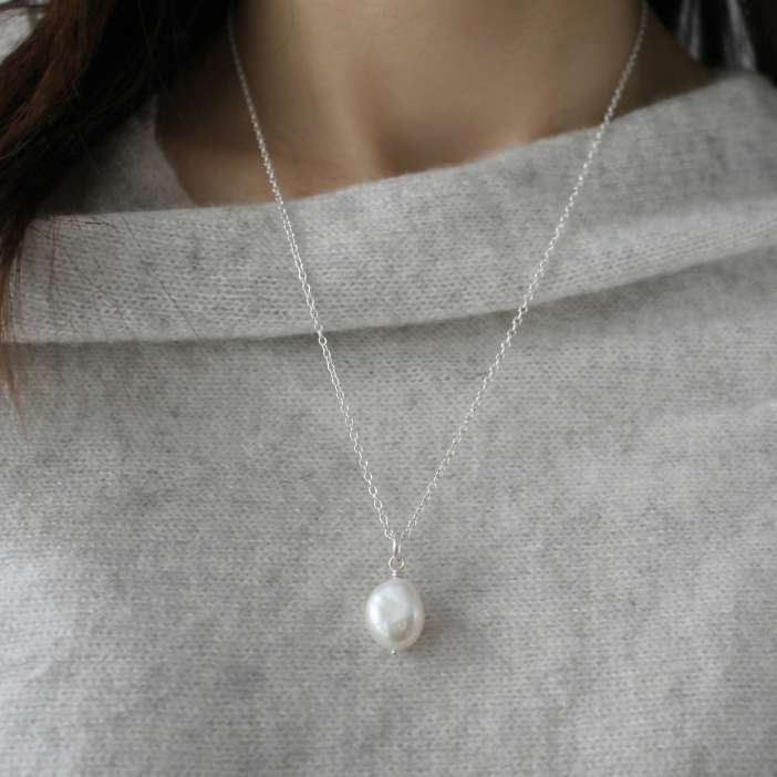 Single Baroque Pearl Silver Necklace