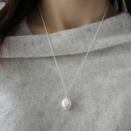 Single Baroque Pearl Silver Necklace