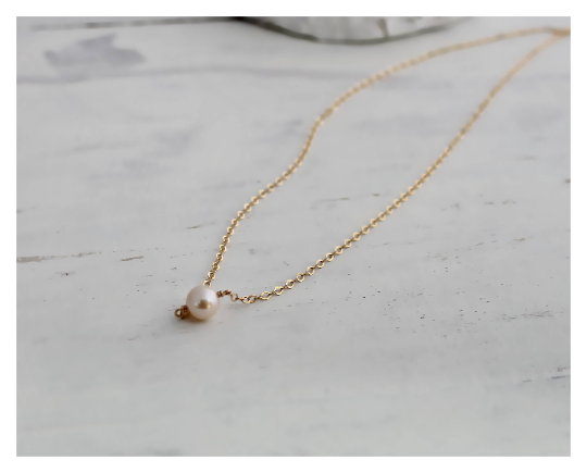 Gold Pearl Solitaire Necklace • B183